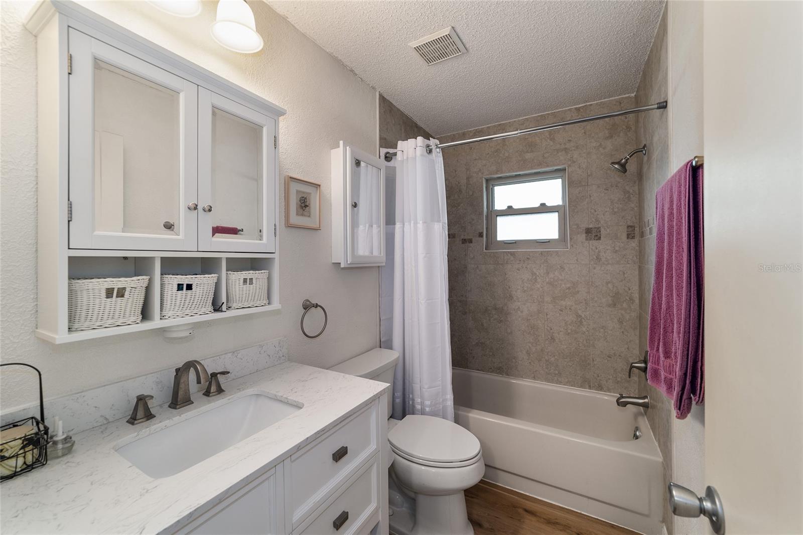 ON TOP OF THE WORLD - Residential