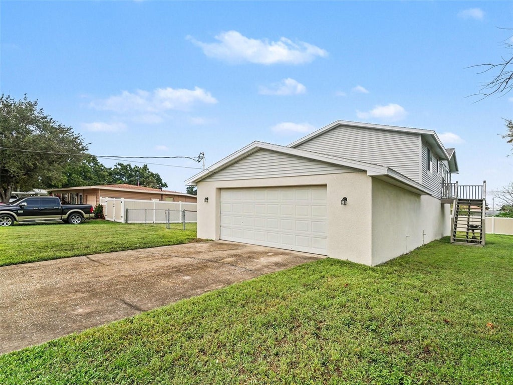 Photo of 6306 Florida Cir E, Apollo Beach, FL 33572 (MLS # TB8556734)