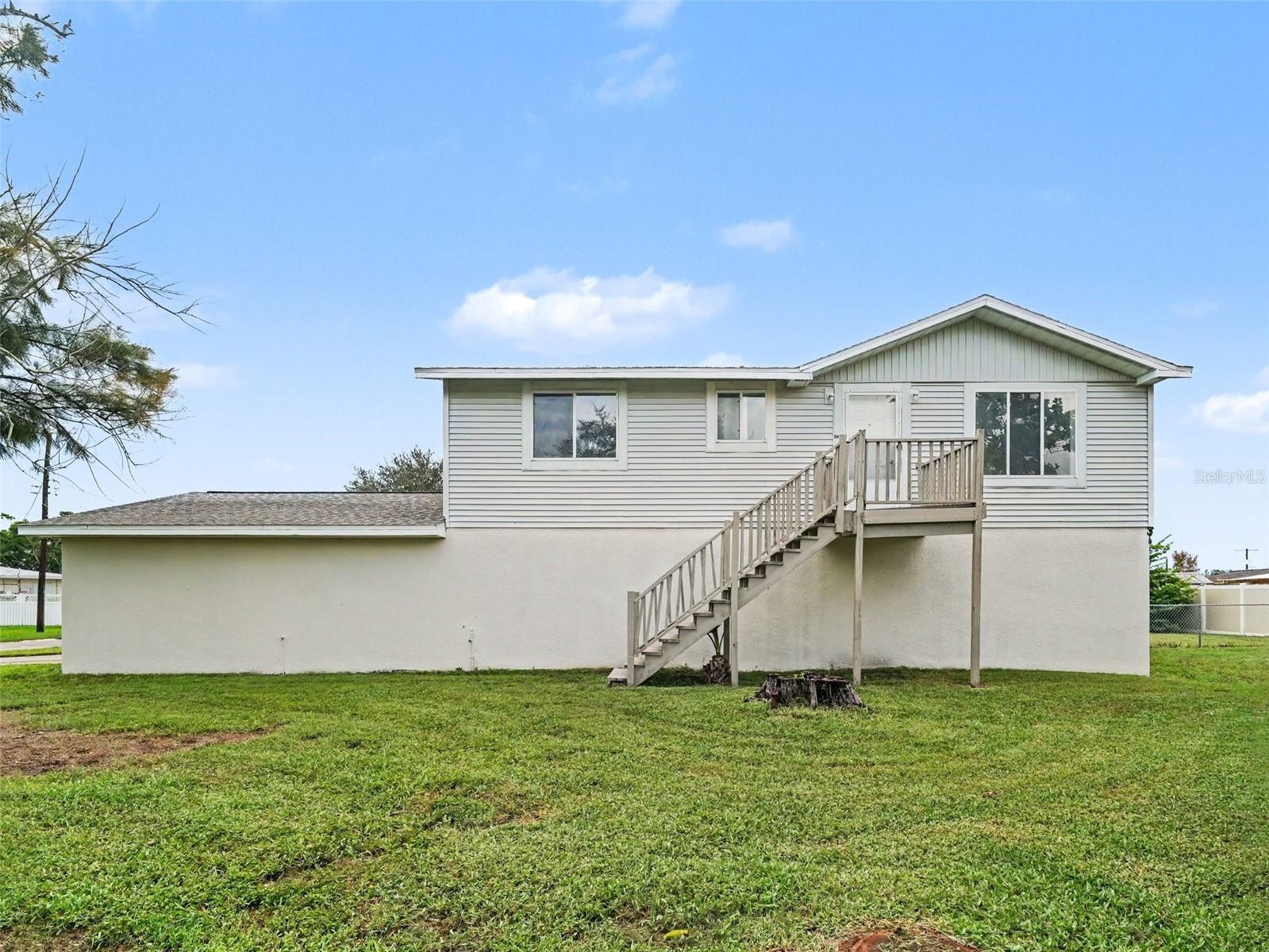 6306 FLORIDA CIR E, APOLLO BEACH, FL, 33572 4 6306 FLORIDA CIR E