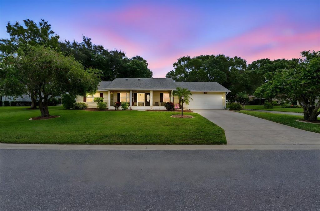 Photo of 27107 Racquet Circle, Leesburg, FL 34748 (MLS # G5102686)