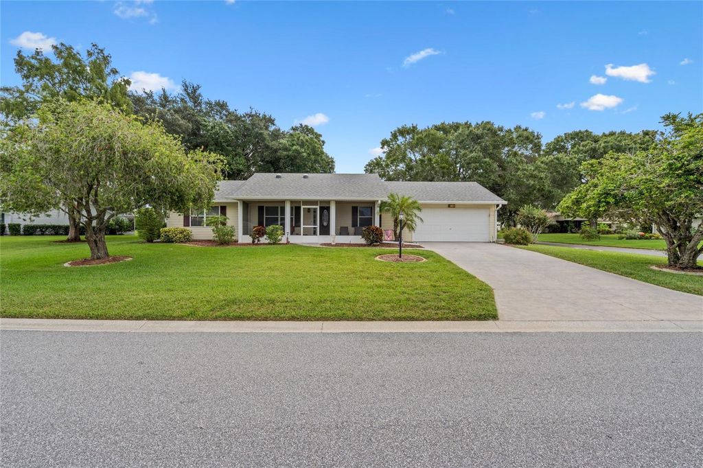 Photo of 27107 Racquet Circle, Leesburg, FL 34748 (MLS # G5102686)
