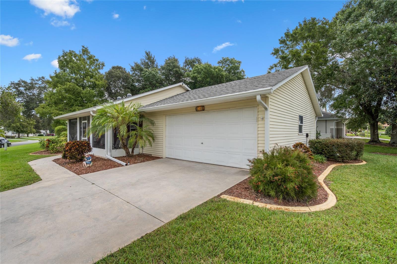 27107 RACQUET CIRCLE