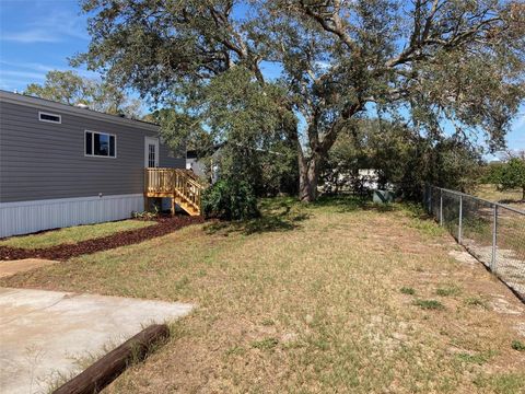 A home in LAKE WALES