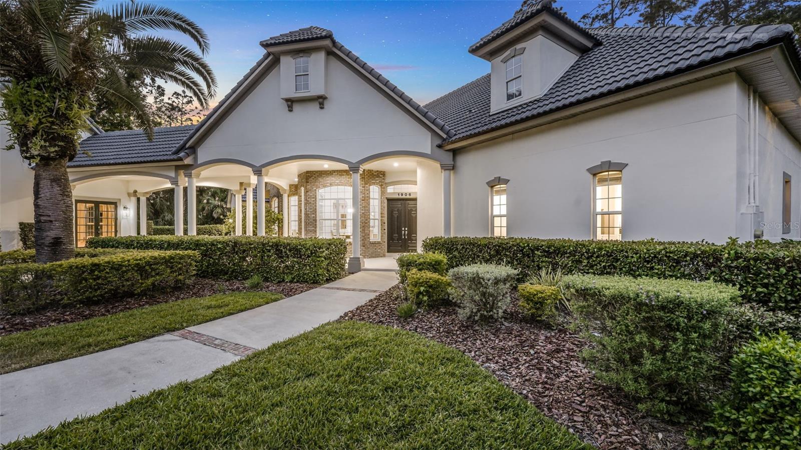 1906 OAKBROOK DRIVE