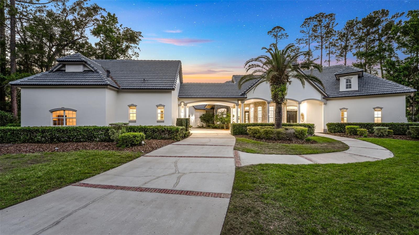 1906 OAKBROOK DRIVE
