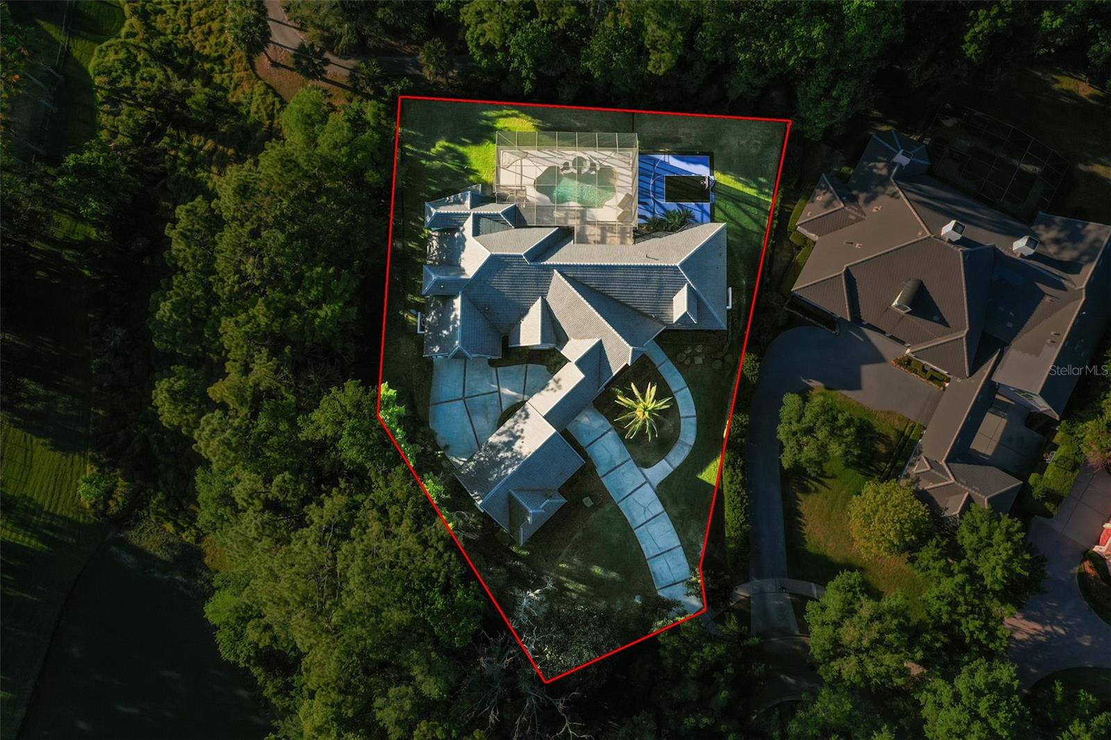 1906 OAKBROOK DRIVE