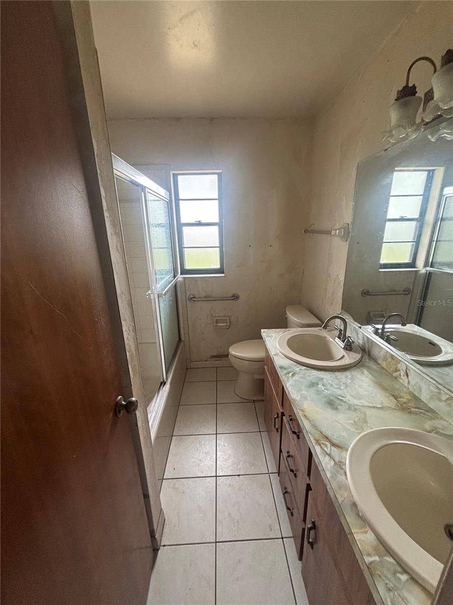 BARCLAY WOODS 2ND ADD - Residential