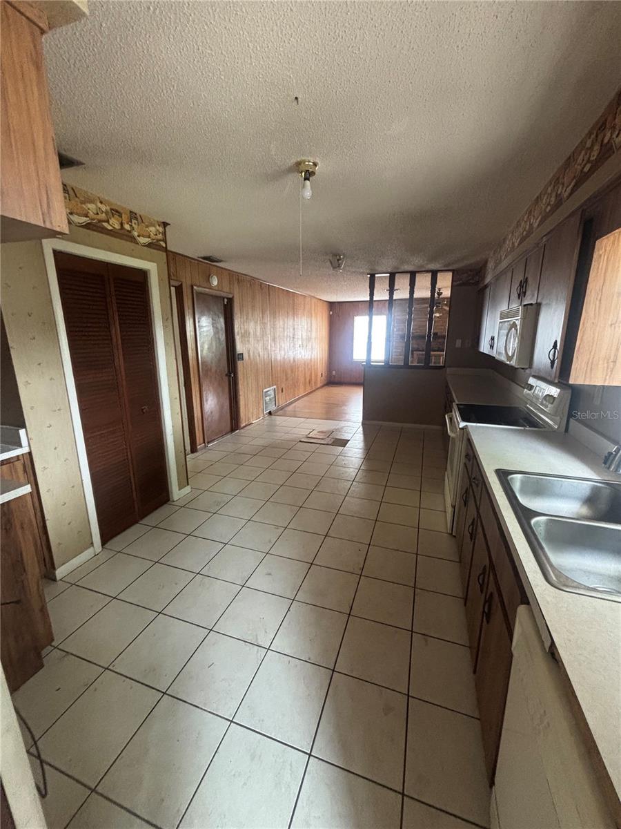 BARCLAY WOODS 2ND ADD - Residential