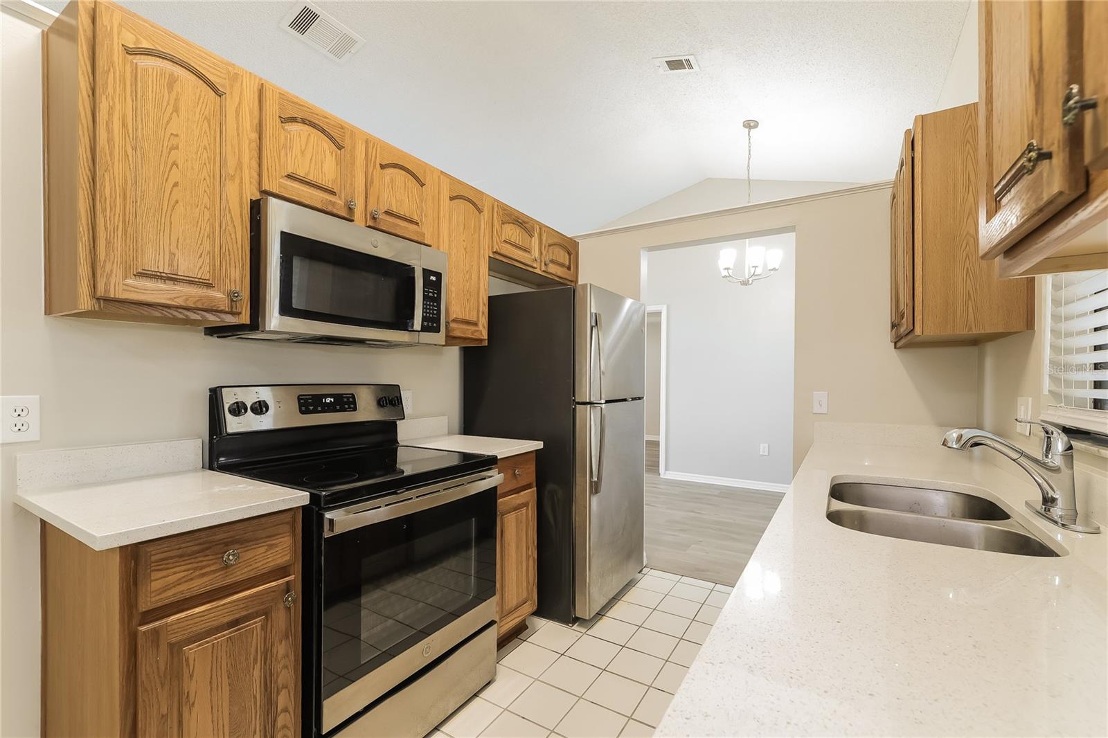 OAK RUN UNIT 06 - Residential Lease