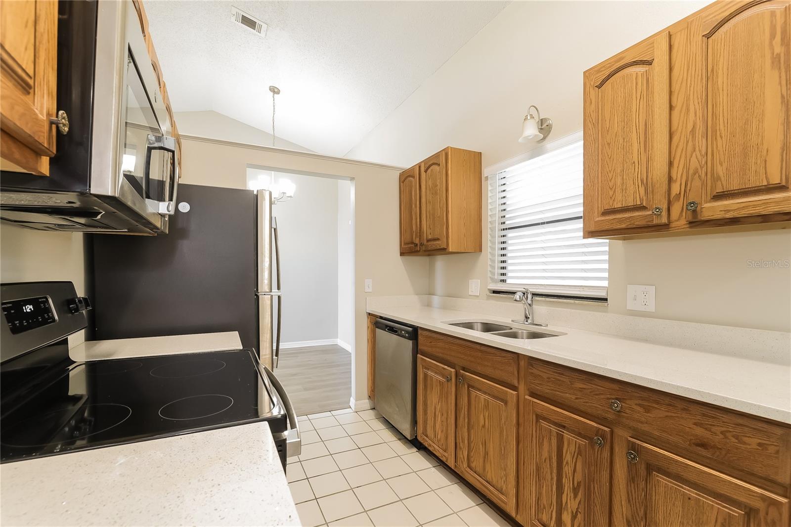 OAK RUN UNIT 06 - Residential Lease