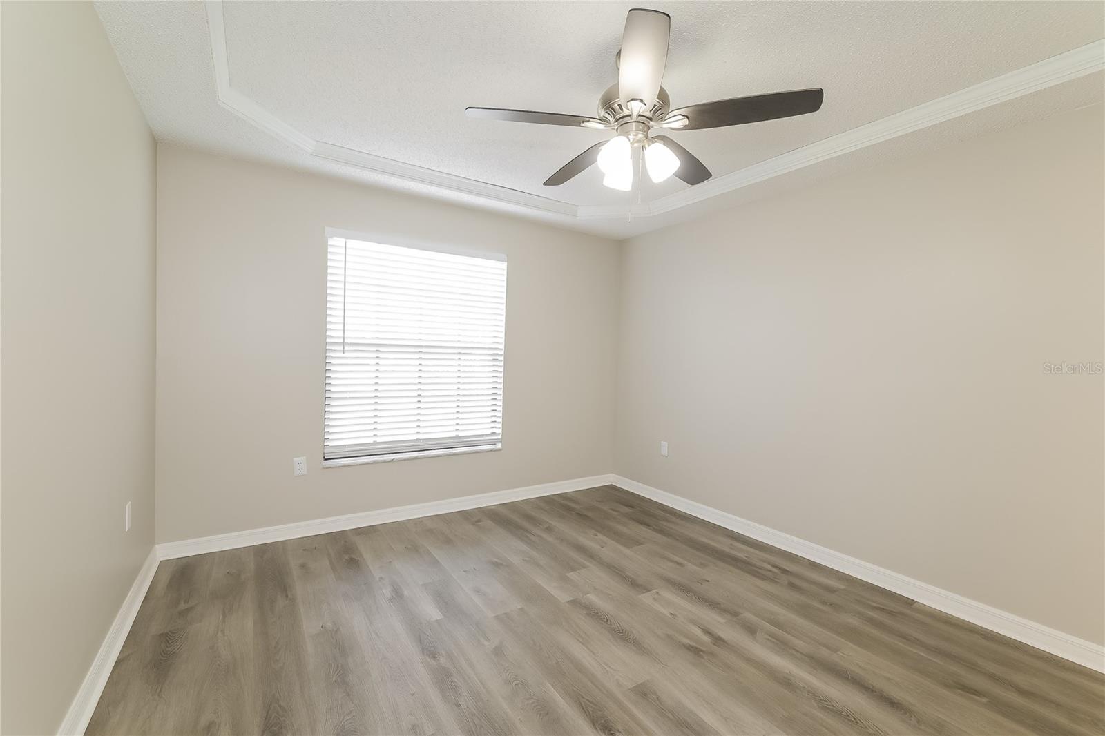 OAK RUN UNIT 06 - Residential Lease