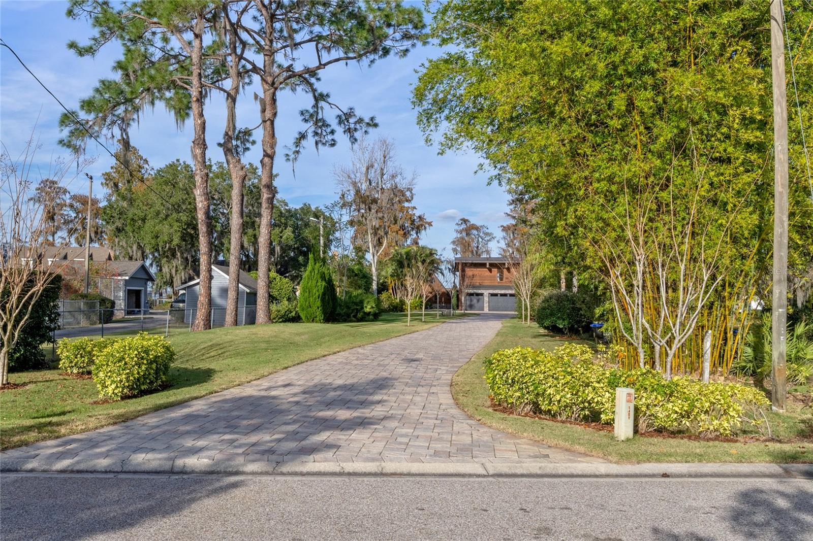 CYPRESS SHORES - Residential