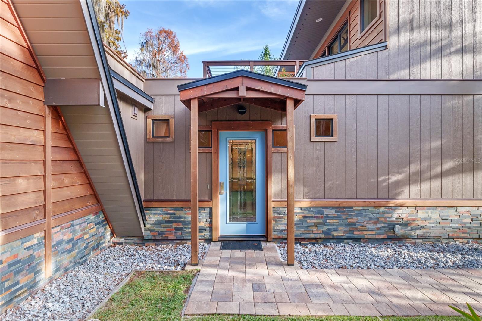 CYPRESS SHORES - Residential