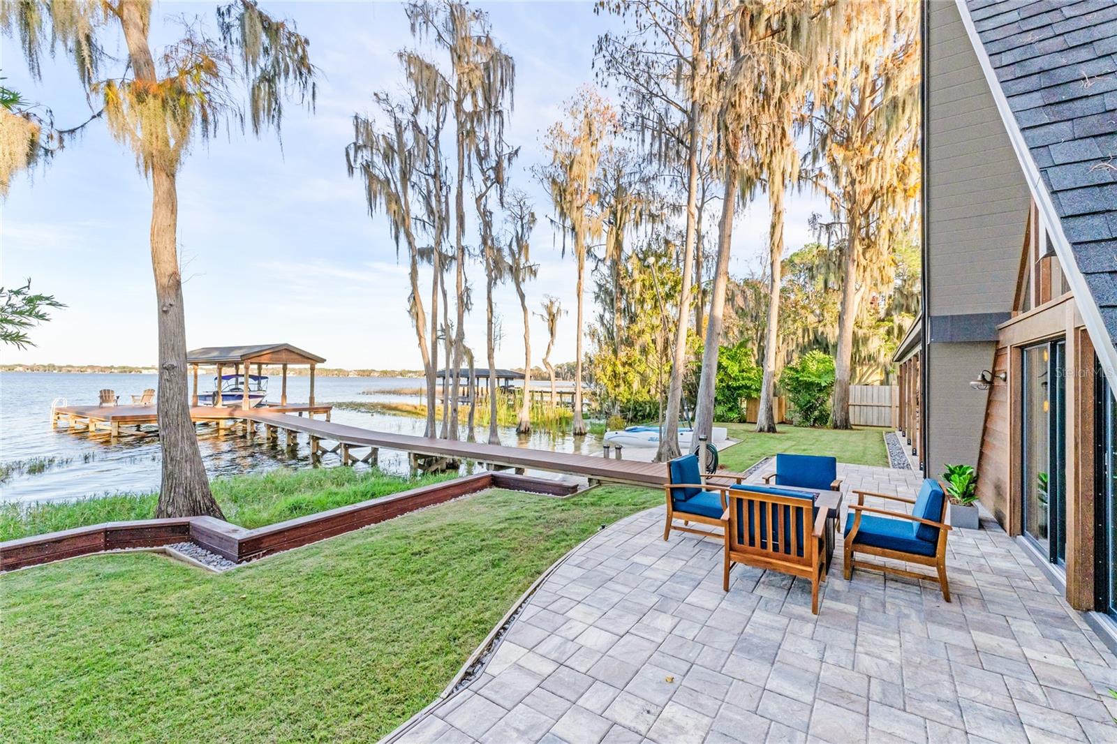 CYPRESS SHORES - Residential