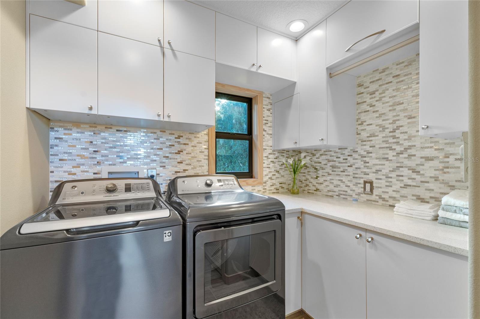 CYPRESS SHORES - Residential