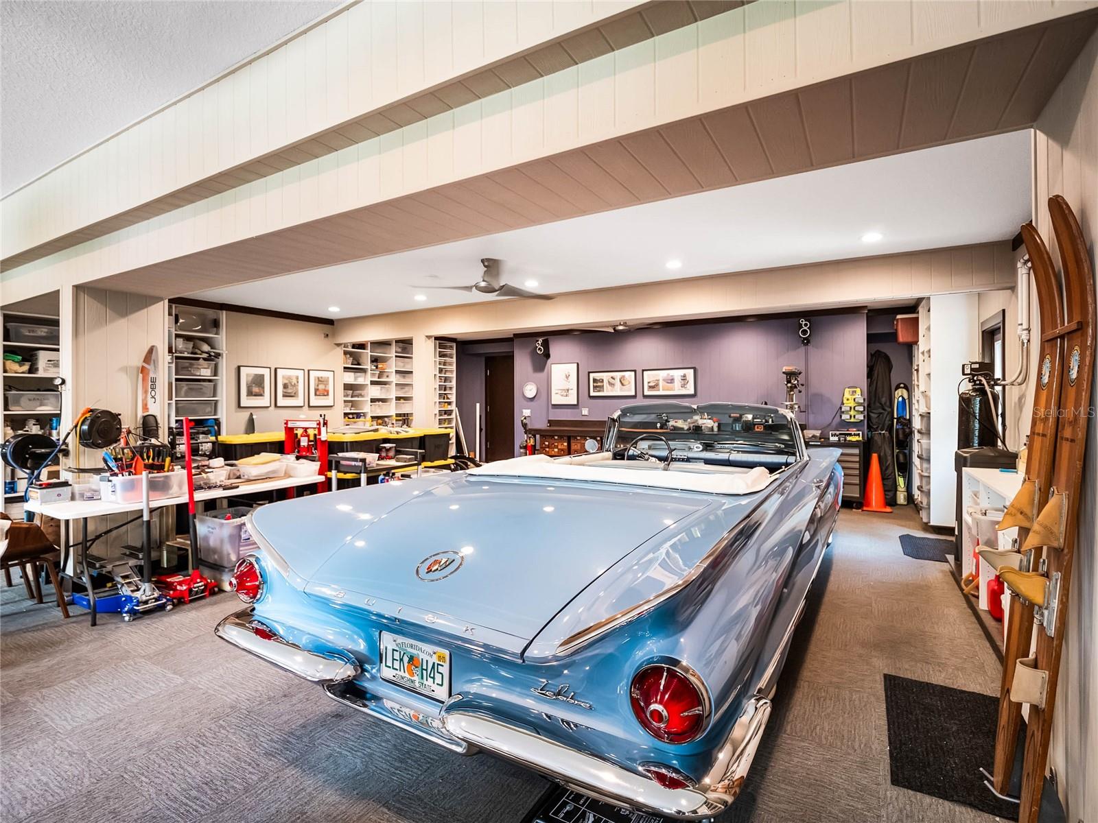 CYPRESS SHORES - Residential