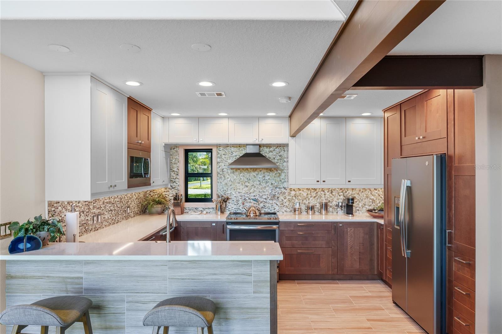 CYPRESS SHORES - Residential