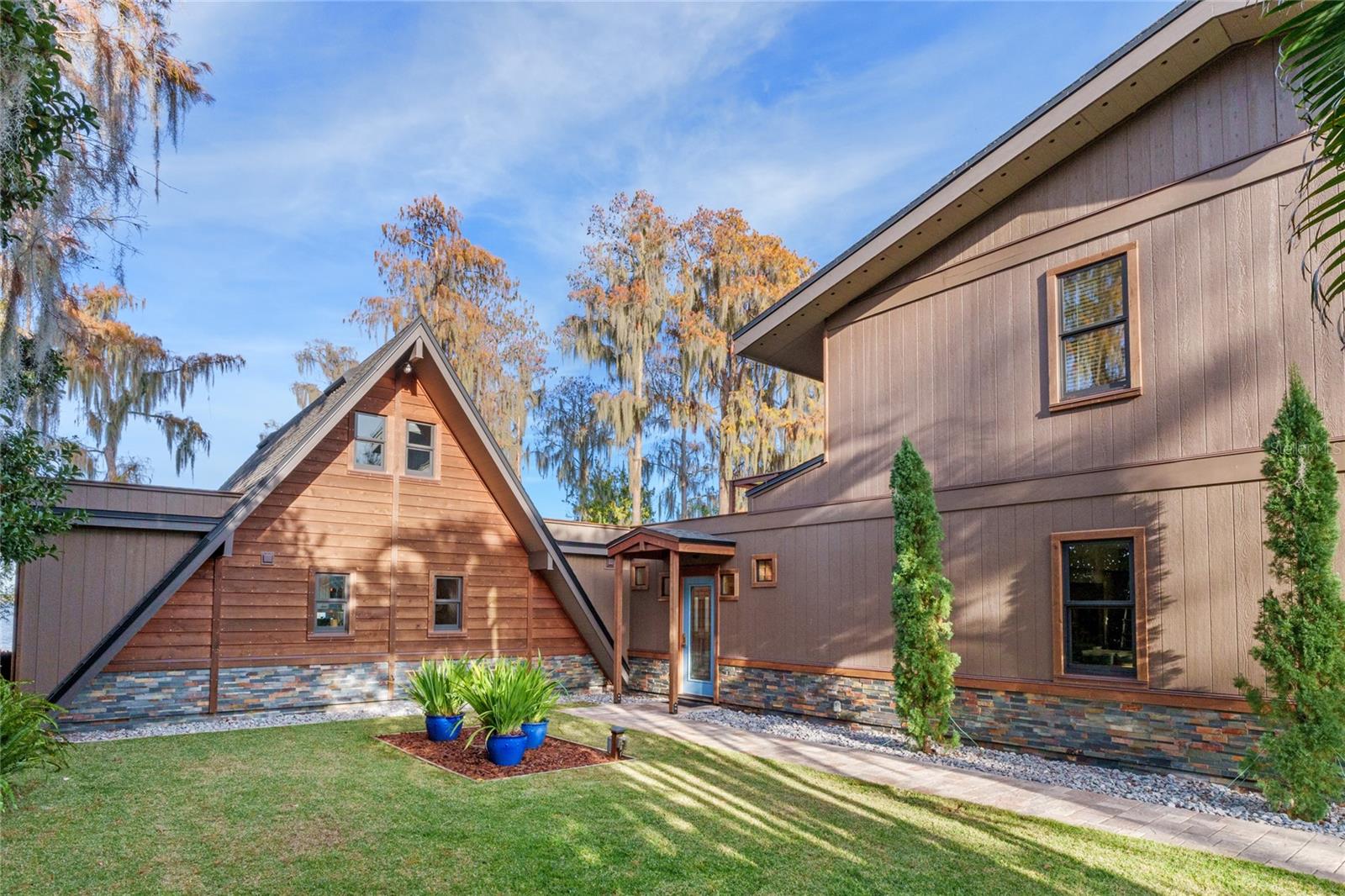 CYPRESS SHORES - Residential