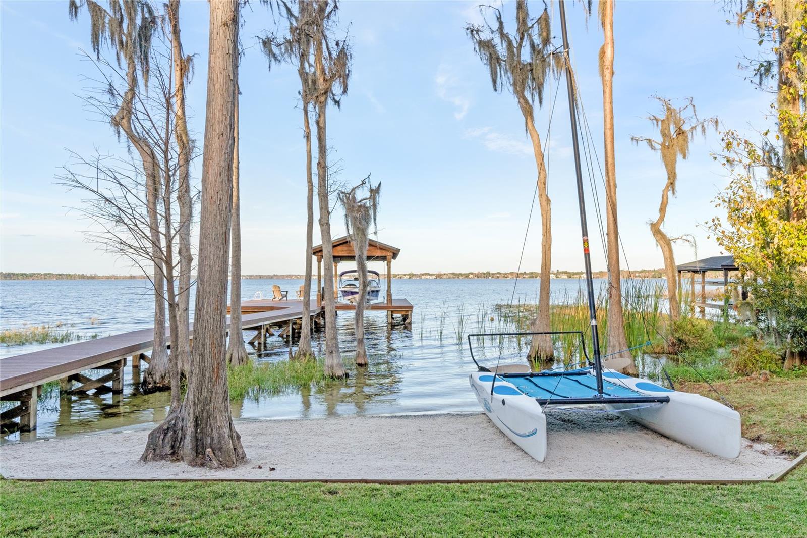 CYPRESS SHORES - Residential