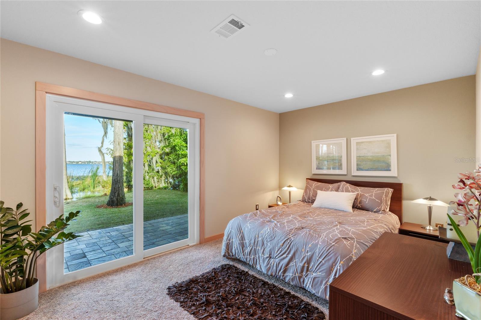 CYPRESS SHORES - Residential