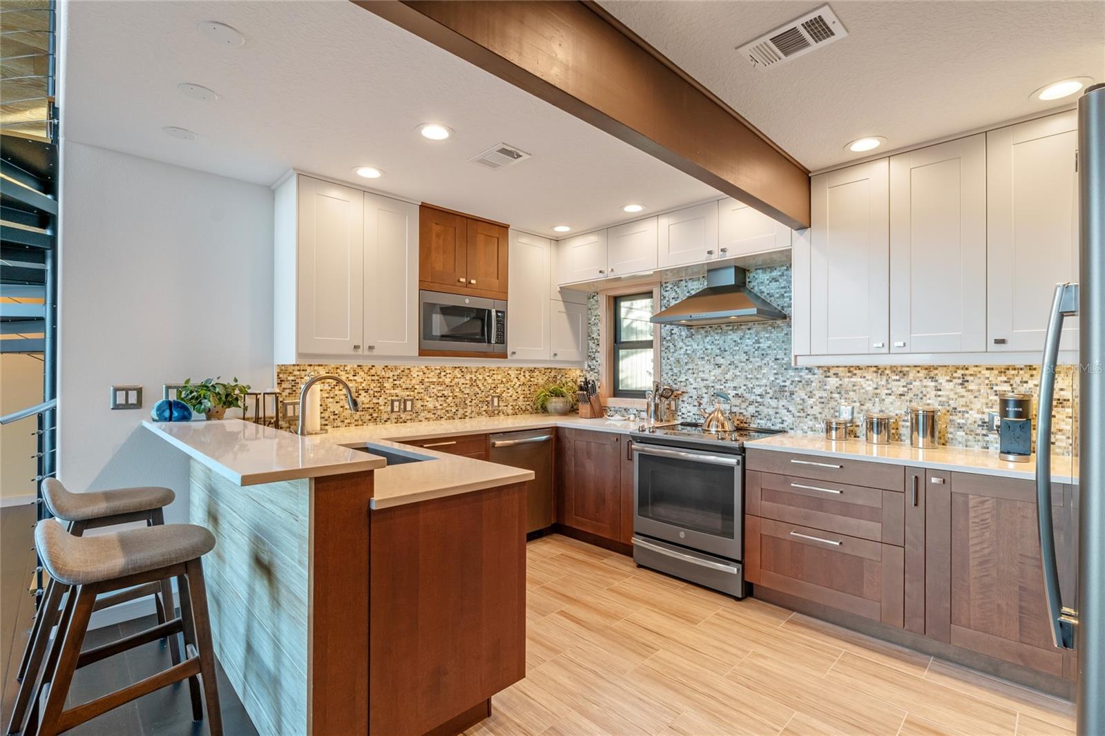 CYPRESS SHORES - Residential