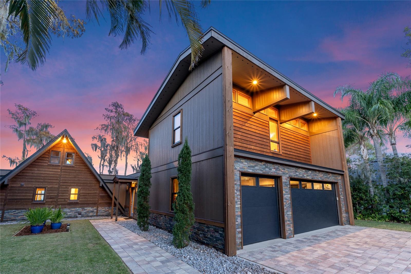 CYPRESS SHORES - Residential