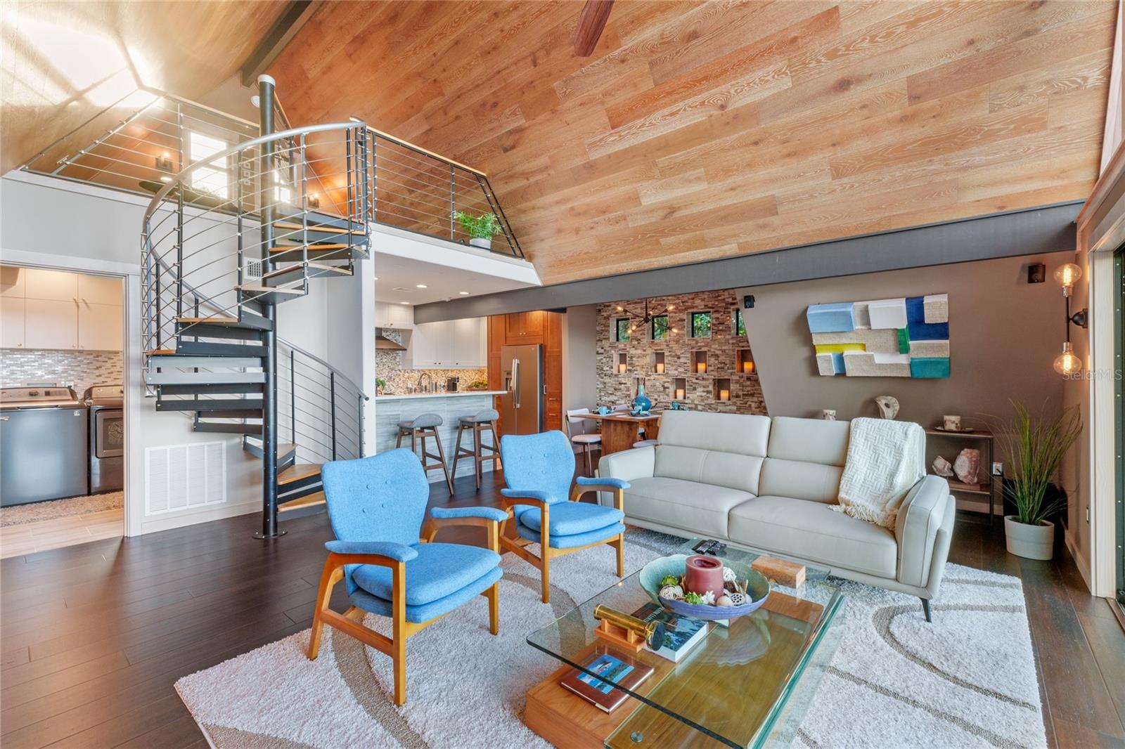 CYPRESS SHORES - Residential