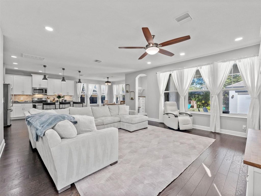 Photo of 135 24th Avenue S, St Petersburg, FL 33705 (MLS # TB8467088)