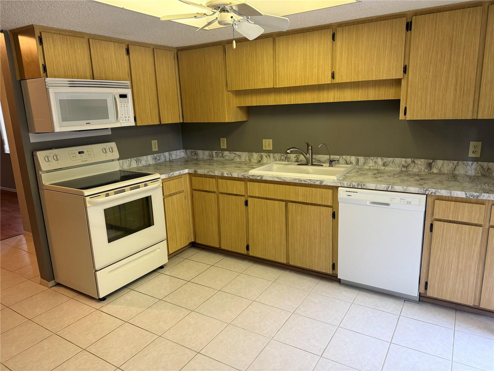 YORKTOWN AT BEACON PLACE - Residential