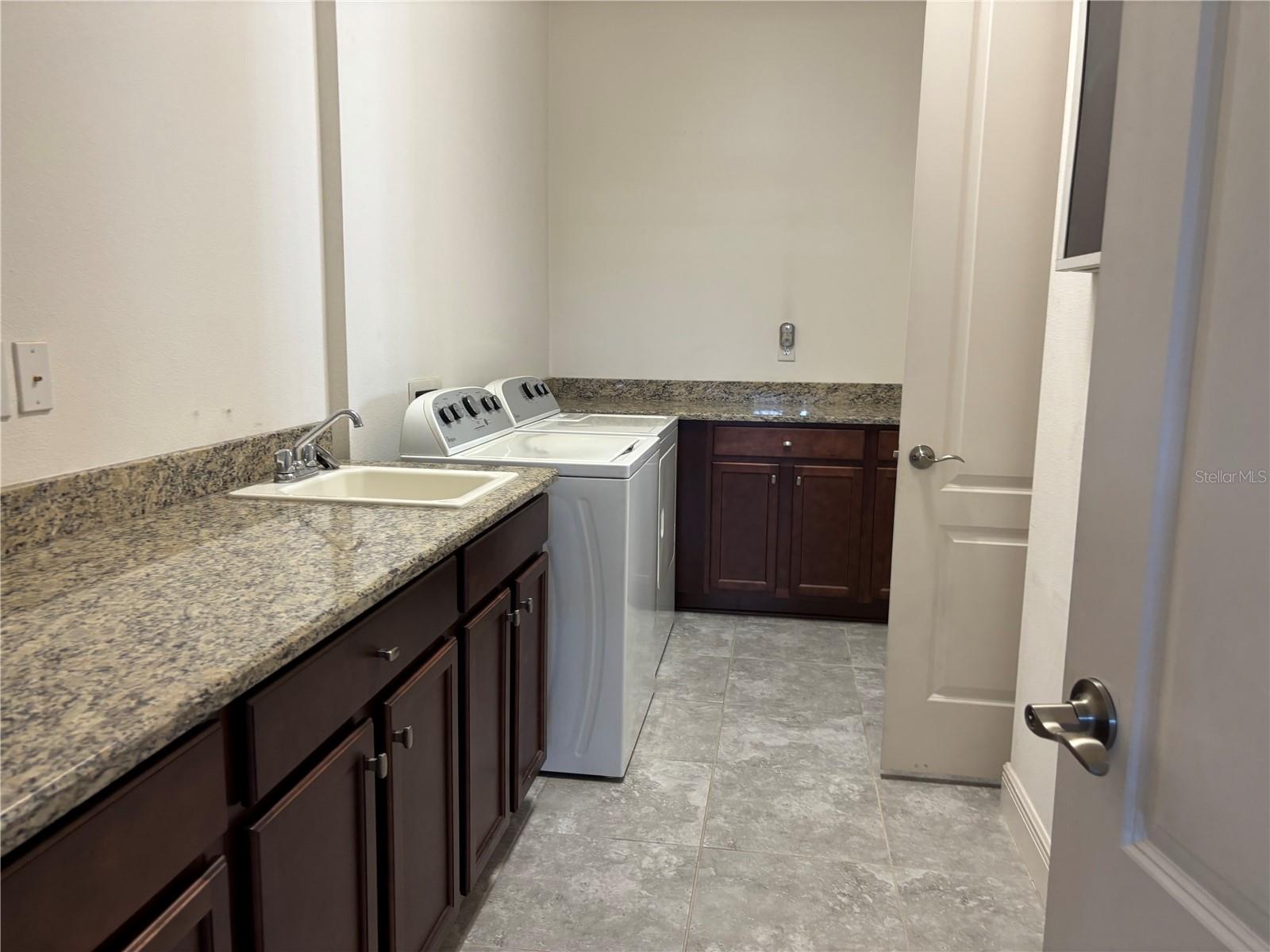 TWIN LAKES PH 1 - Residential