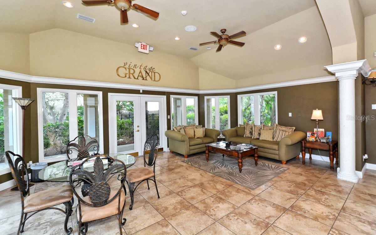 VINTAGE GRAND - Residential