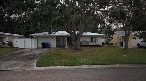 Photo of 920 43rd Avenue NE, St Petersburg, FL 33703 (MLS # TB8456567)