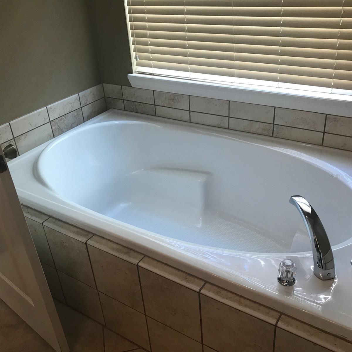 CHENEY HIGHLANDS THIRD ADD - Residential Lease