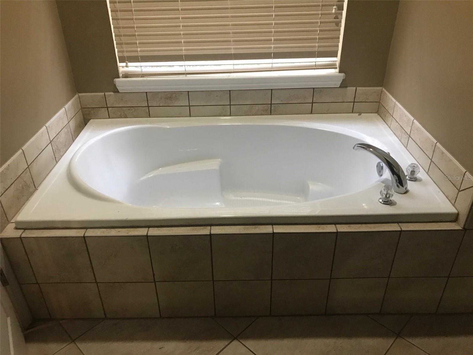 CHENEY HIGHLANDS THIRD ADD - Residential Lease