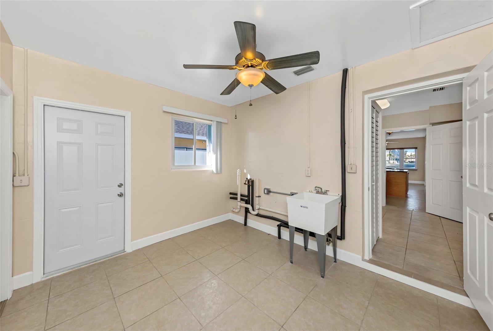 PASADENA SHORES - Residential