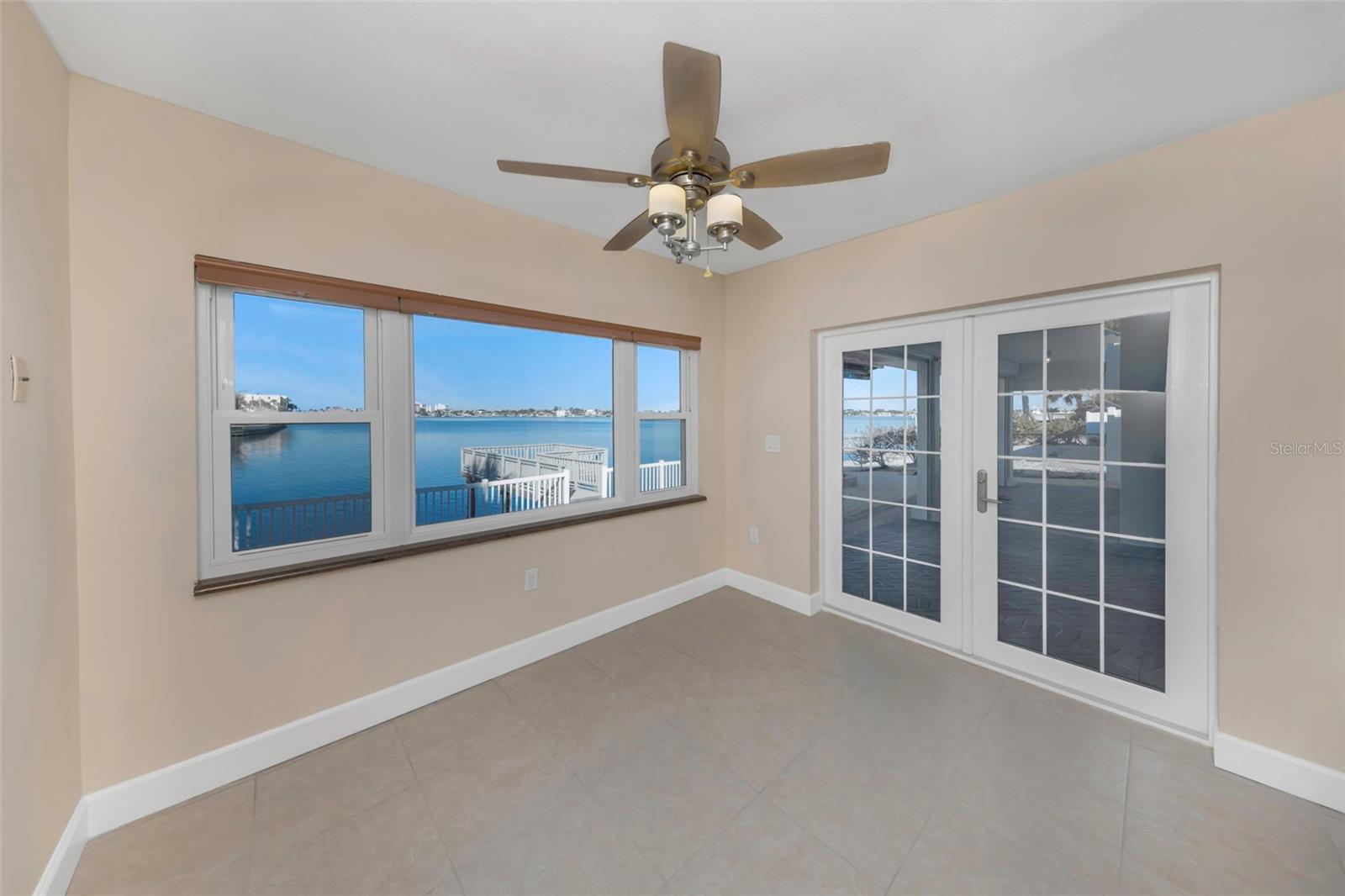 PASADENA SHORES - Residential