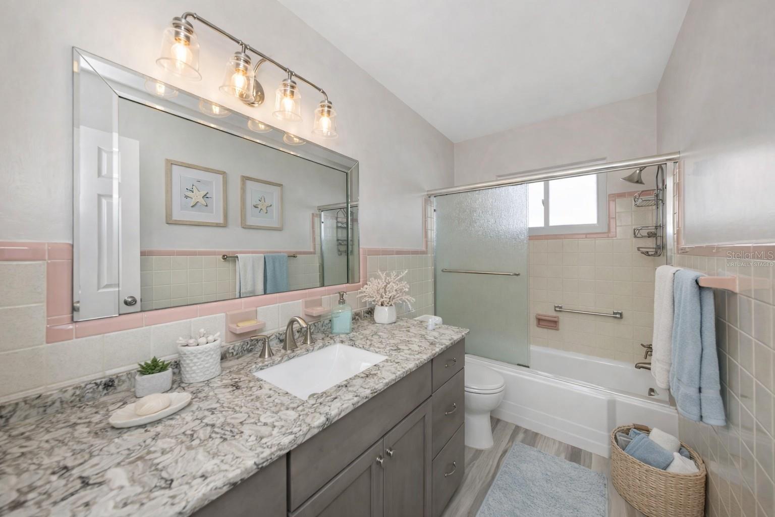 PASADENA SHORES - Residential