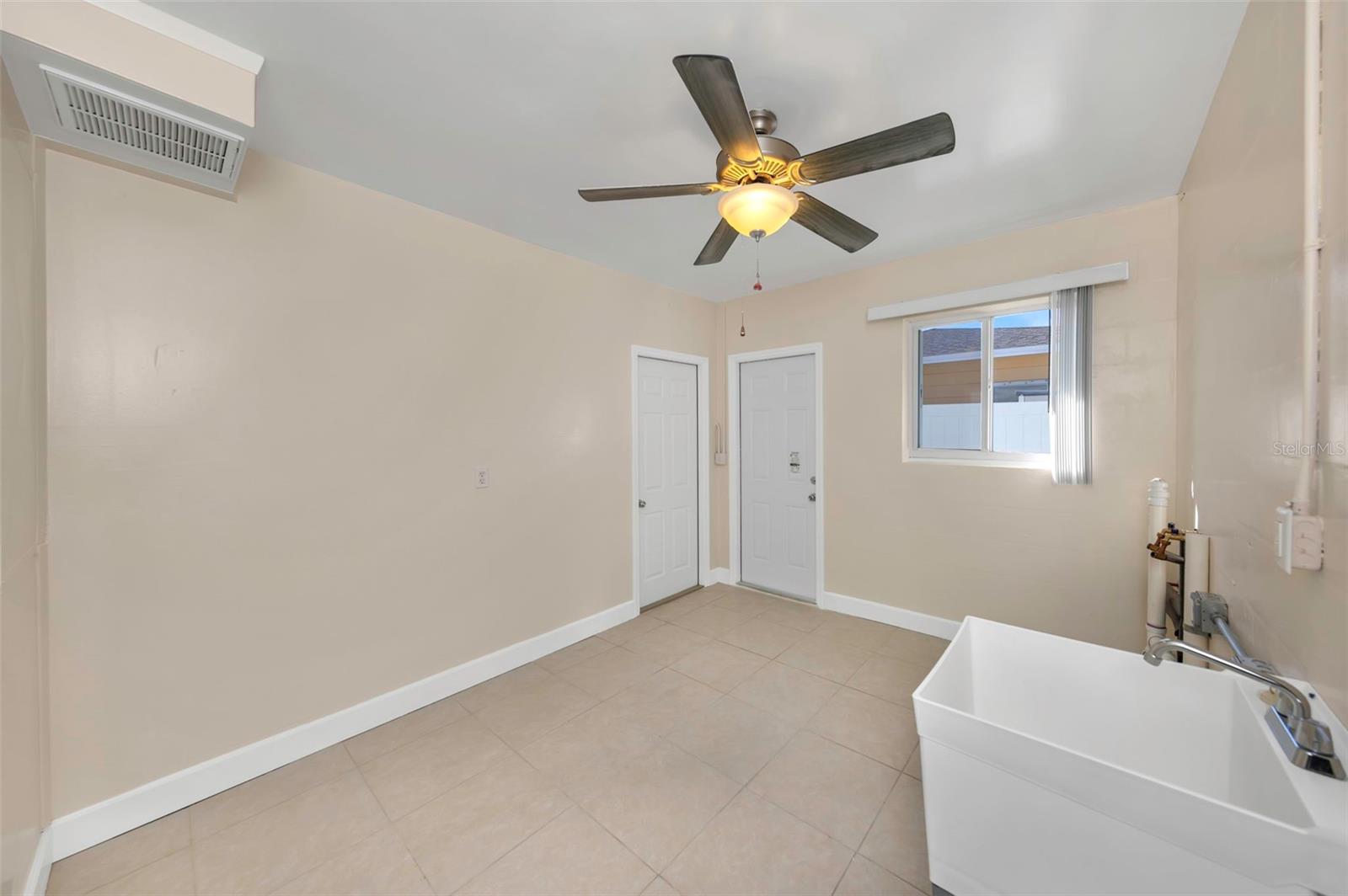 PASADENA SHORES - Residential