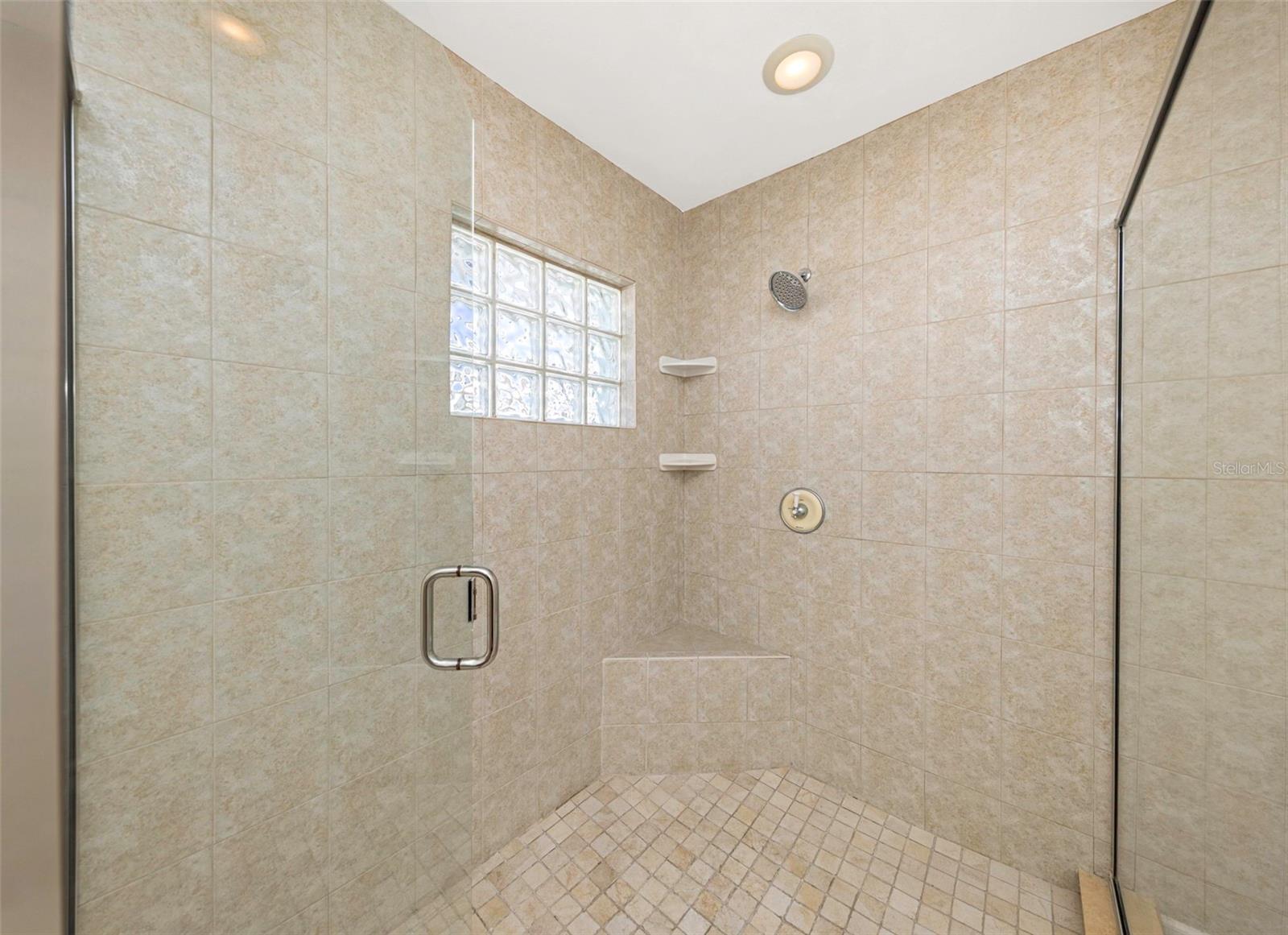 PASADENA SHORES - Residential