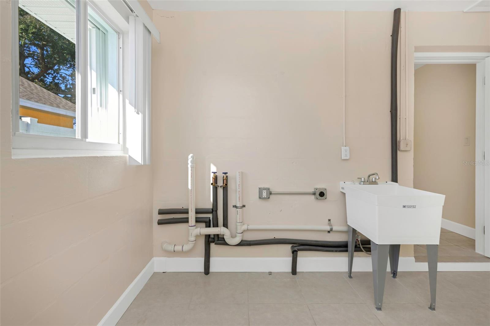 PASADENA SHORES - Residential