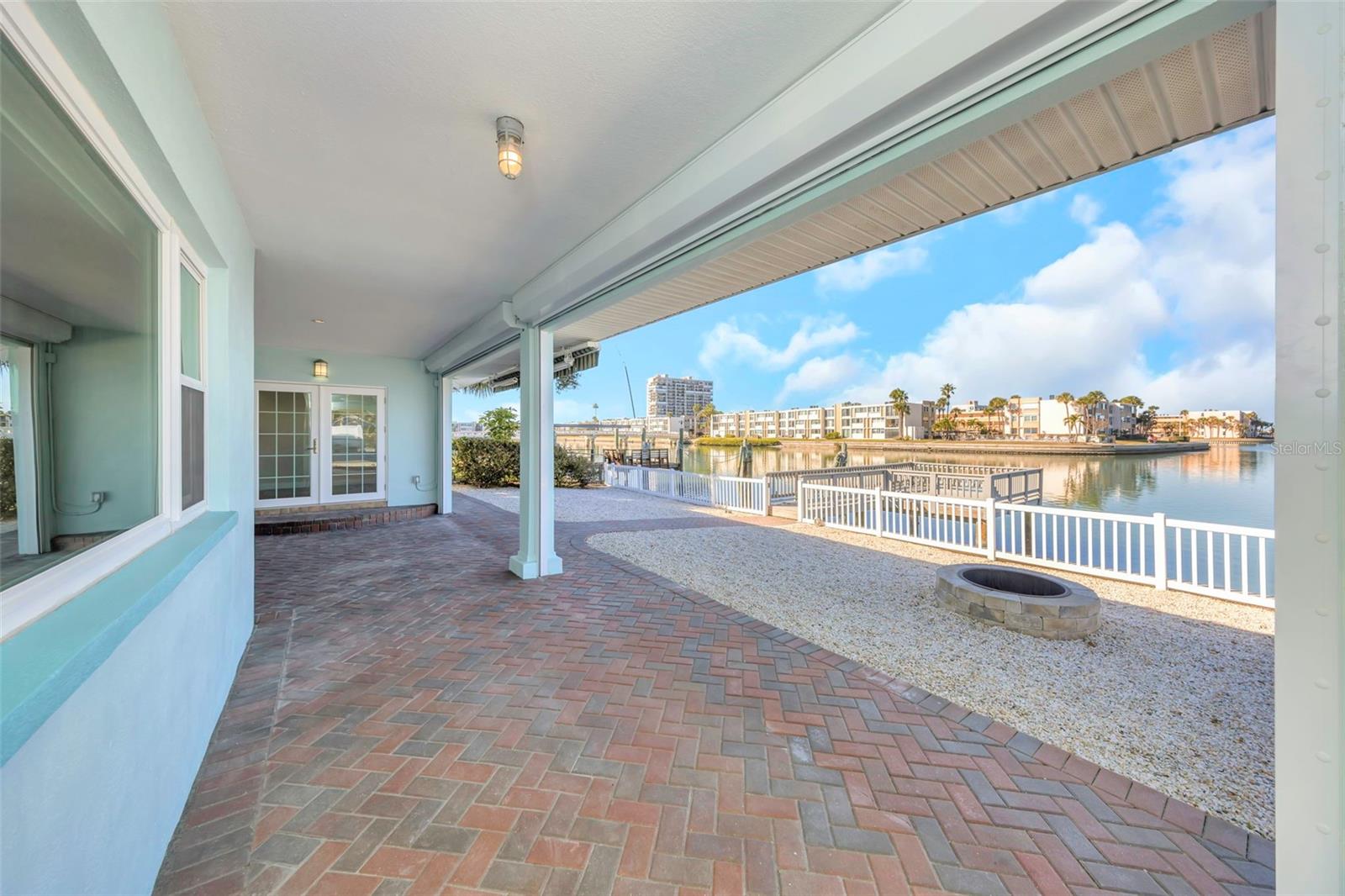 PASADENA SHORES - Residential