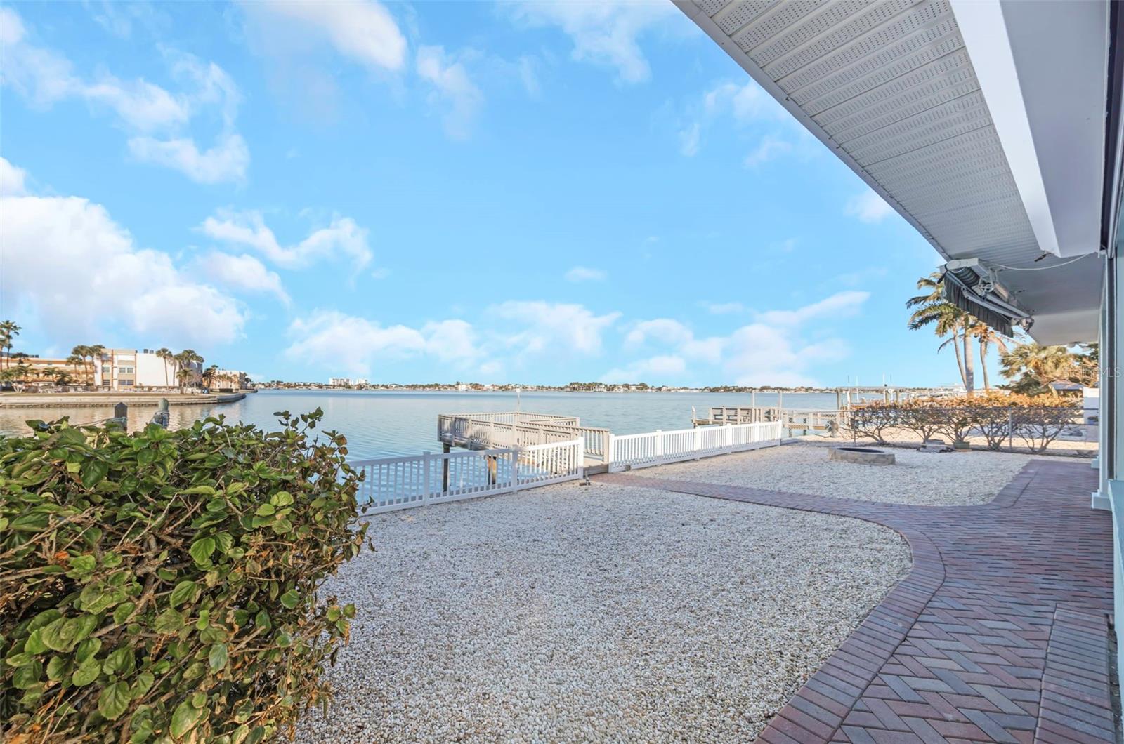 PASADENA SHORES - Residential