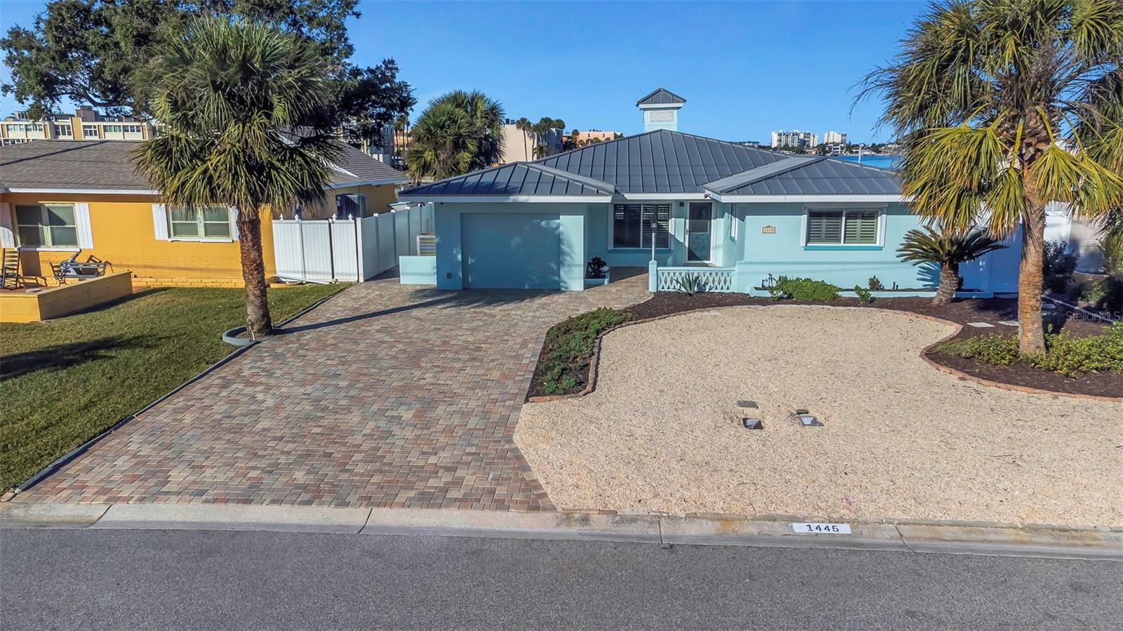 PASADENA SHORES - Residential