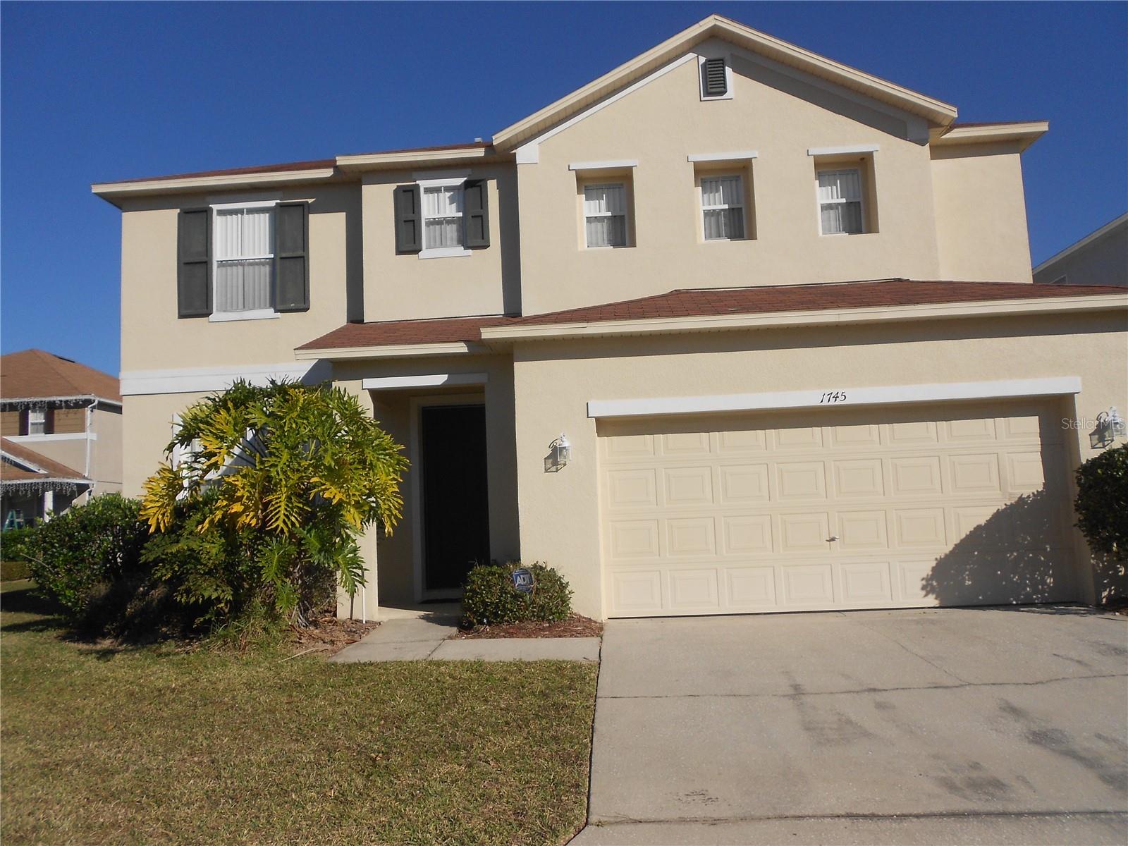 LARGE FULLY FURNISHED VACATION HOME NEVER RENTED, JUST USED BY OWNERS FOR THEIR HOLIDAYS. LOCATED JUST OFF RONALD REAGAN PARKWAY CLOSE TO I-4 AND HWY 27. PRIVATE POOL WITH COVERED LANAI, AND LARGE DECK FOR ENTERTAINING. CLOSE TO ALL SHOPPING AND MEDICAL FACILITIES AND MINUTES TO CHAMPIONS GATE AND I-4 FOR ACCESS TO ALL THE ATTRACTIONS AND ORLANDO SHOPPING AND EATING, ALSO MANY RESTAURANTS IN CHAMPION'S GATE, AND MANY NATIONAL STORES IN POSNER SHOPPING CENTER JUST DOWN HWY 27.