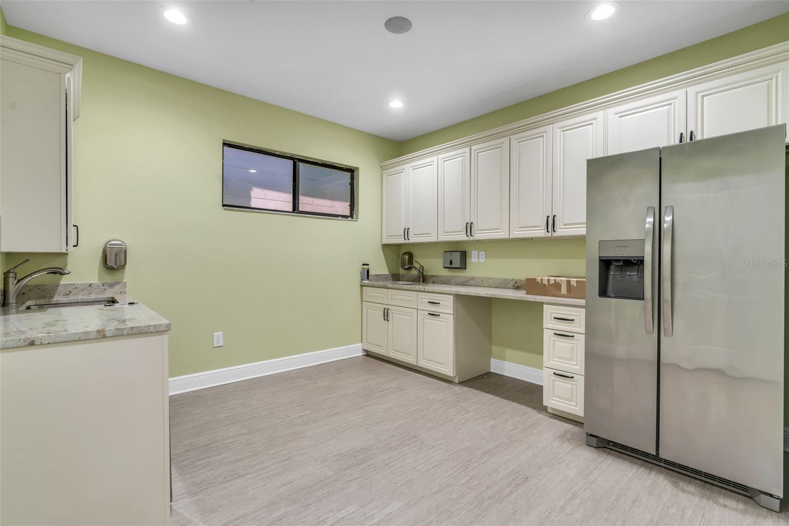 PRINCESS PARK 1 - Commercial Sale