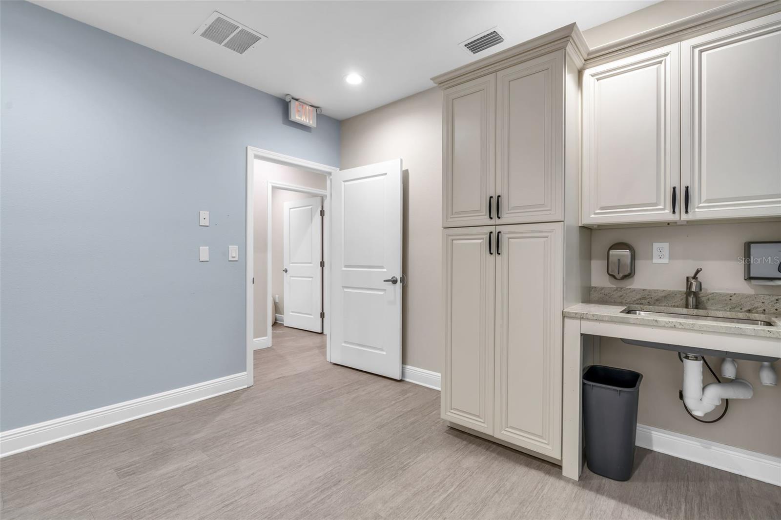 PRINCESS PARK 1 - Commercial Sale