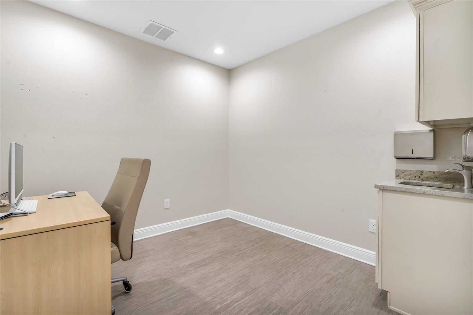 PRINCESS PARK 1 - Commercial Sale