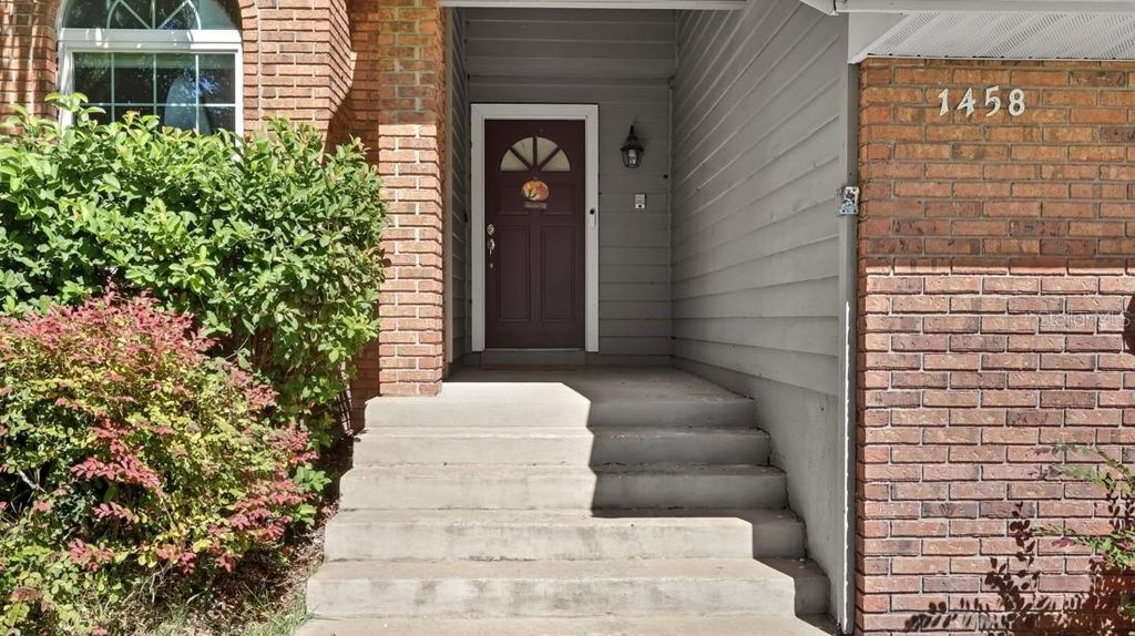 Photo of 1458 Royal Circle, Apopka, FL 32703 (MLS # O6352414)