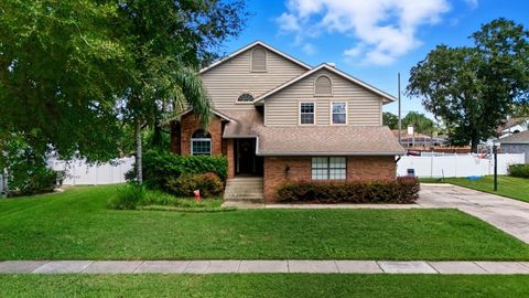 Photo of 1458 Royal Circle, Apopka, FL 32703 (MLS # O6352414)