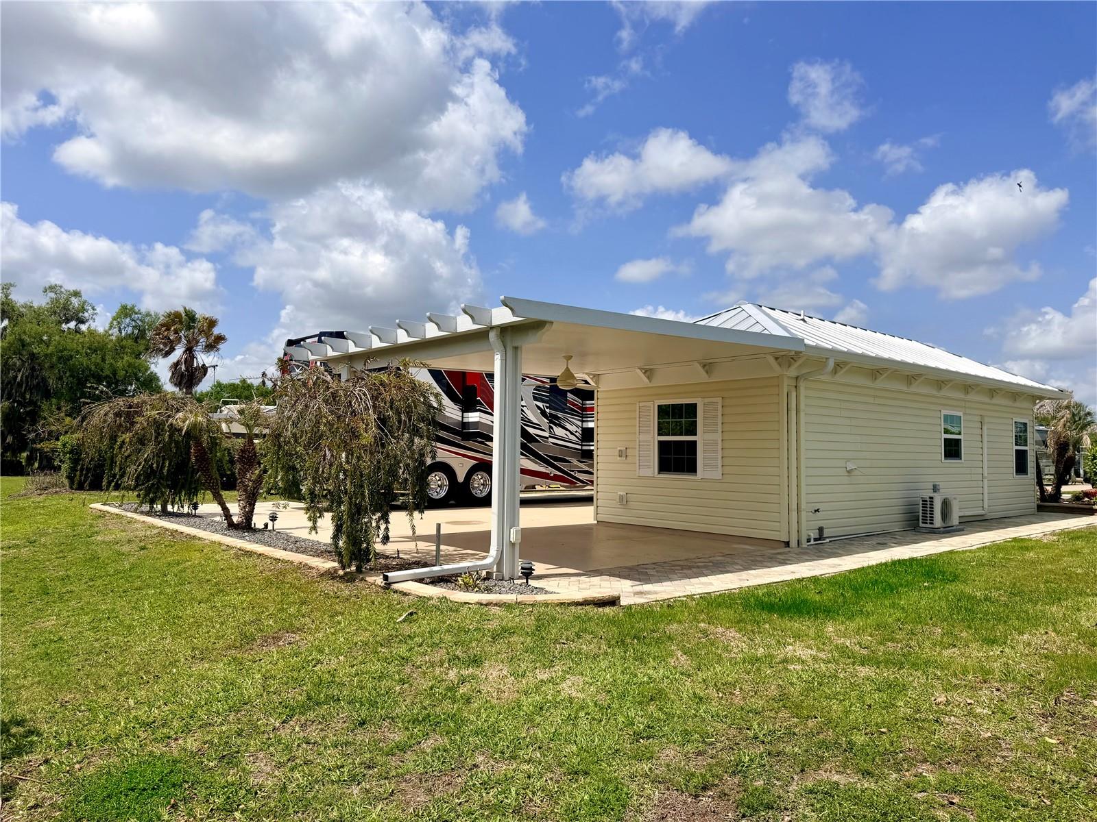 FLORIDA GRANDE MOTOR COACH RESIDENCE - Land